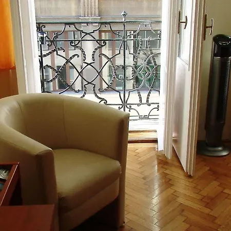 Paprika Apartment